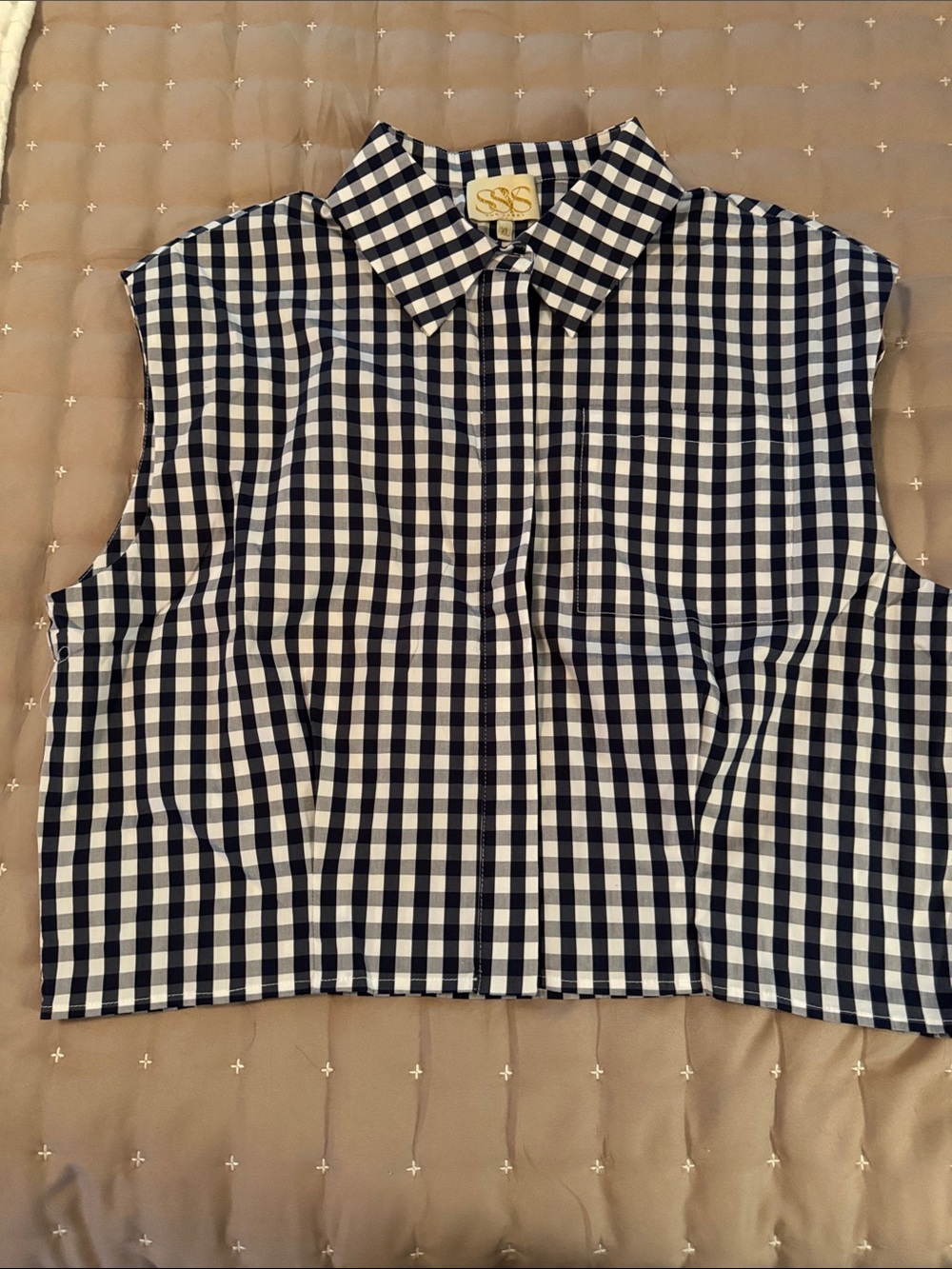 SSYS Cap Sleeve Navy & White Gingham Button-Front Cropped Shirt. NWOT